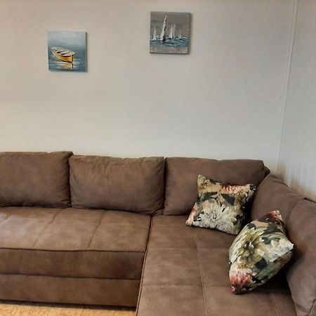 Apartmani Banina Ика Екстериор снимка