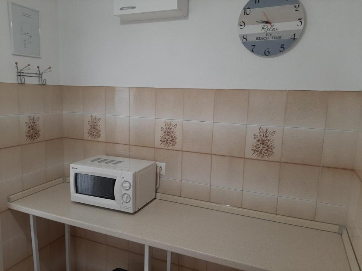 Apartmani Banina Ика Екстериор снимка