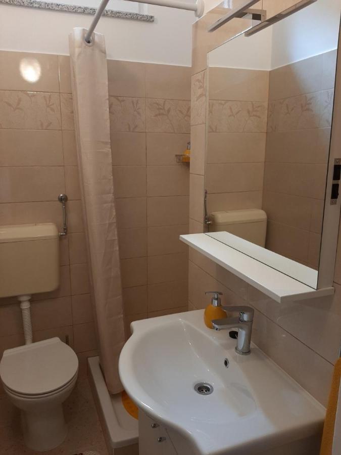 Apartmani Banina Ика Екстериор снимка